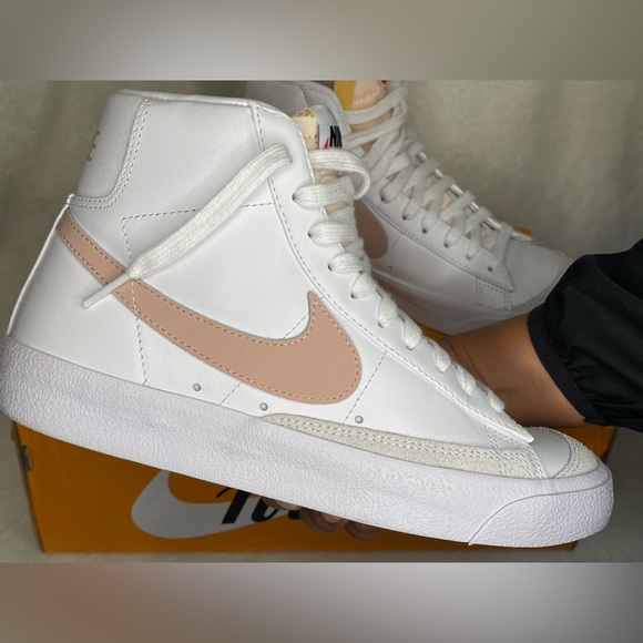 Nike Blazer Mid ‘77 with blush swoop. - Picture 7 of 8